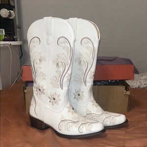 White Embroidered Heeled Boots